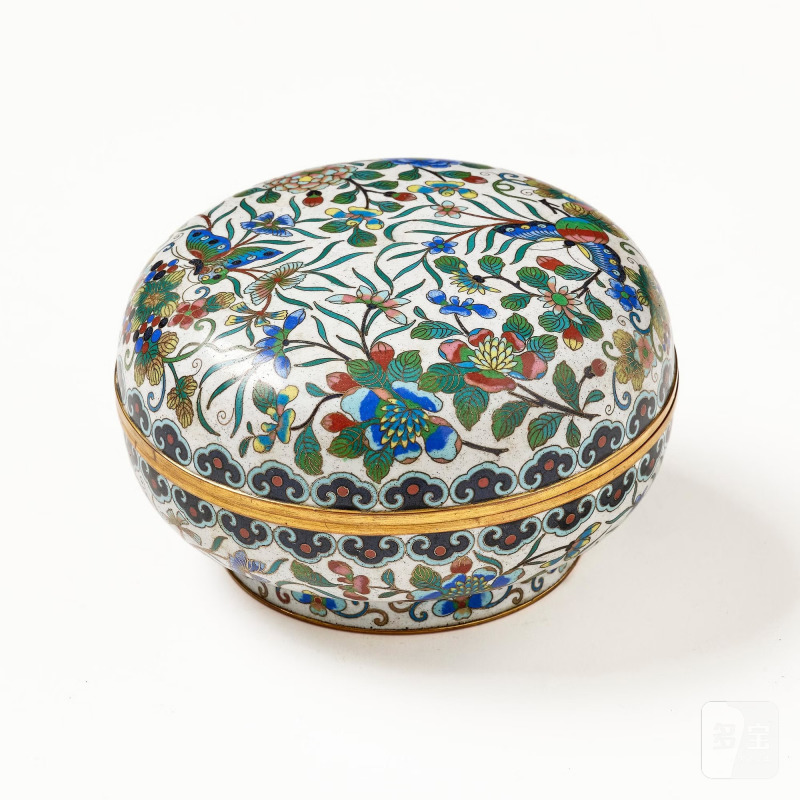 A Chinese cloisonné 'flowers and butterflies' box with cover, - 图3